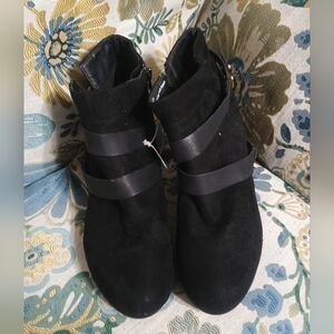 Report Black Women's Ankle Boots Size 8.5